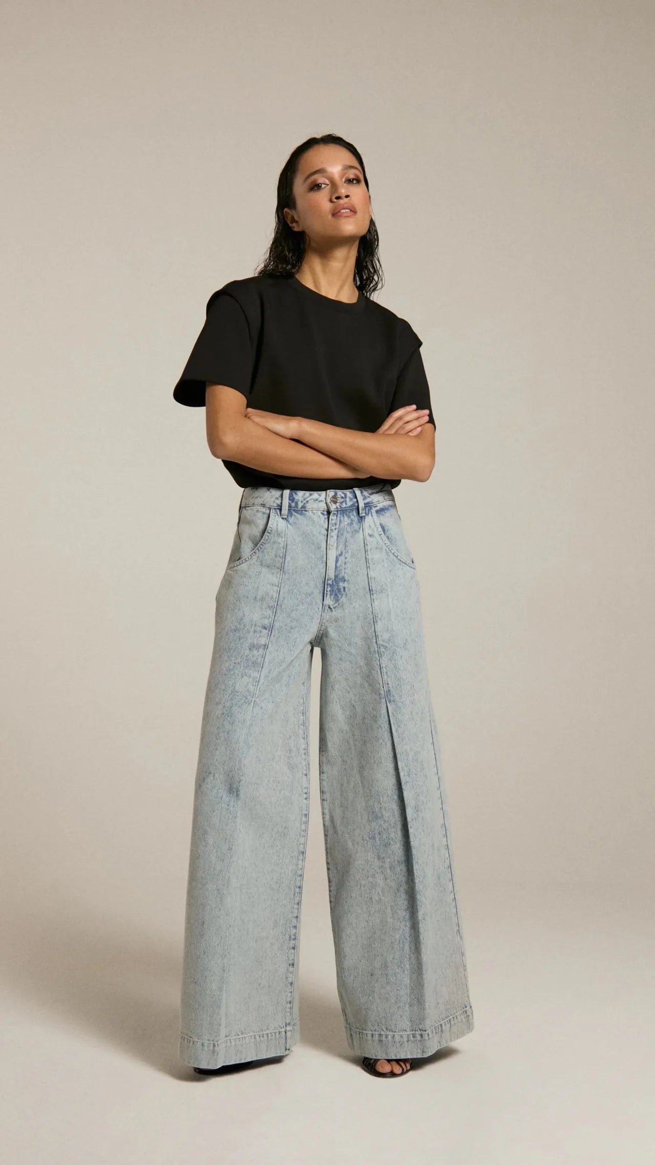 LOU VE Boutique Collection - Hero Right